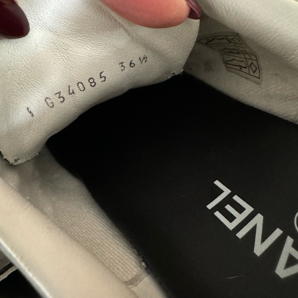 CHANEL black and white leather sneakers size 36.5 - Picture 8 of 10